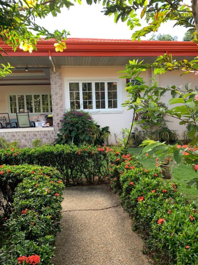 Bungalow di 100 m² con 2 camera Dipolog Esterno foto